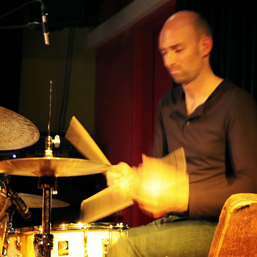 Felix Perret, Schlagzeuger des Immanuel Witschi Jazz Trio